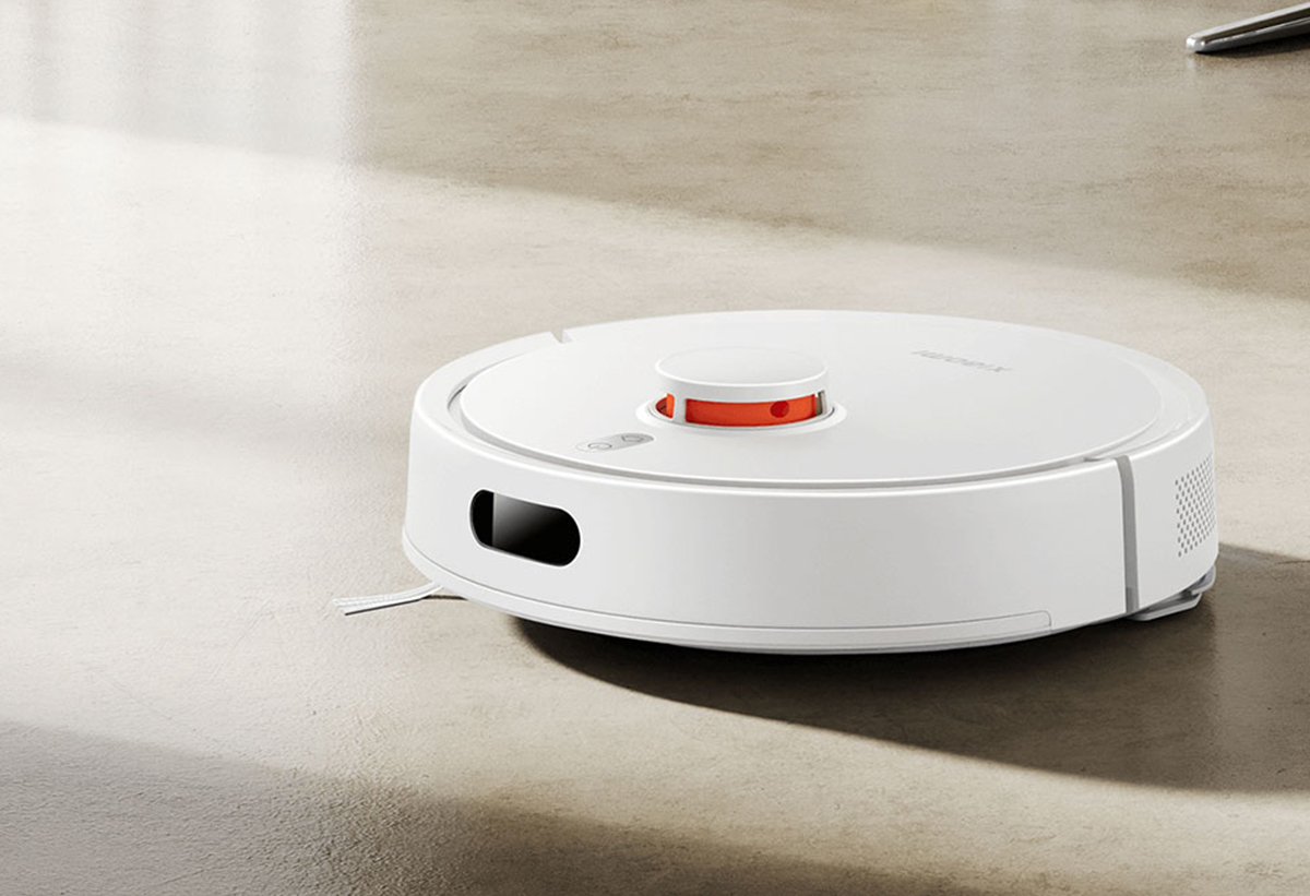 Παρουσιάζει τη σκούπα ρομπότ